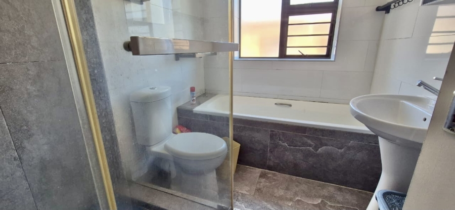 3 Bedroom Property for Sale in Brentwood Park Eastern Cape